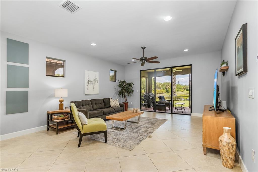 CAMDEN SQUARE - Residential