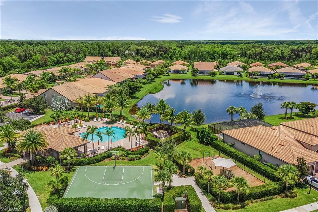 CAMDEN SQUARE - Residential