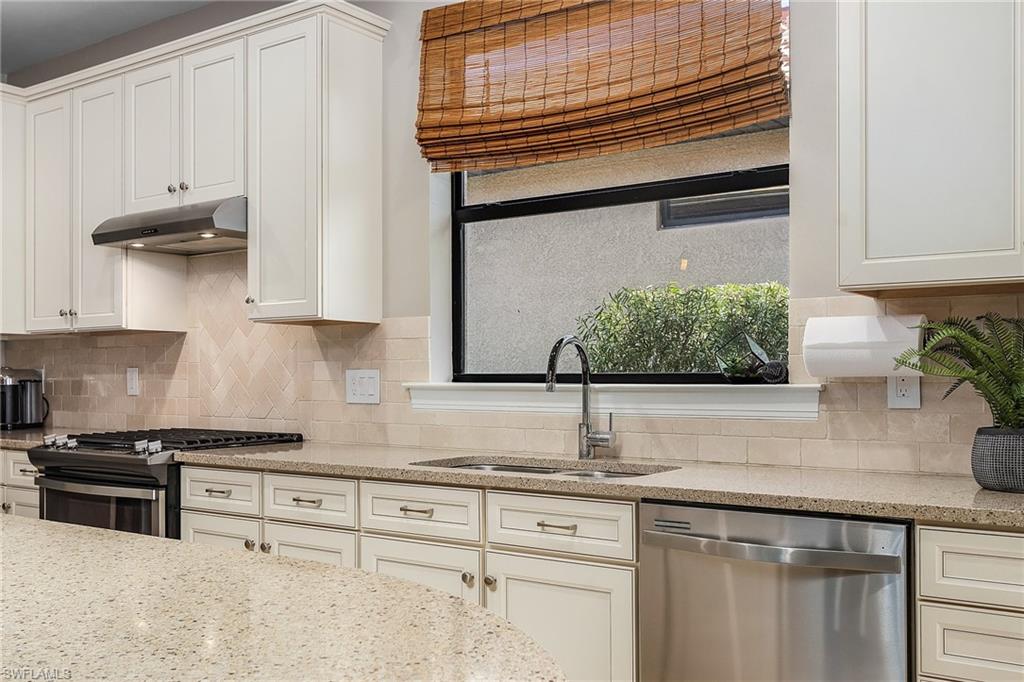 CAMDEN SQUARE - Residential