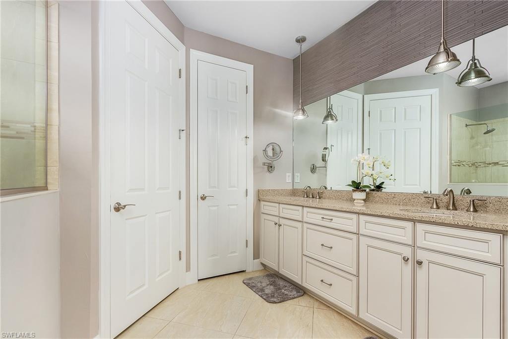 CAMDEN SQUARE - Residential