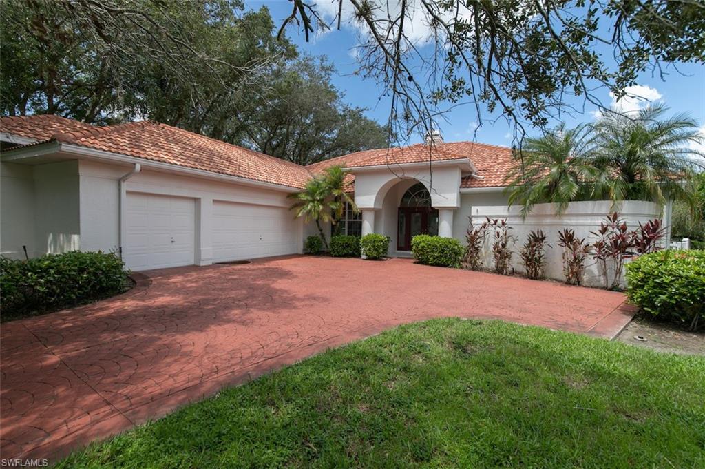 PINEWOOD LAKES - Residential