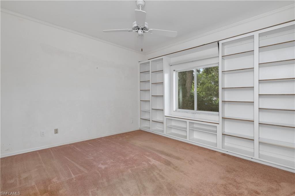 PINEWOOD LAKES - Residential