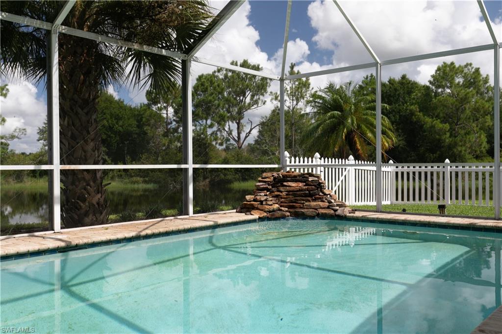 PINEWOOD LAKES - Residential