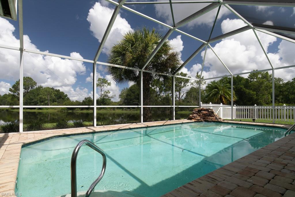 PINEWOOD LAKES - Residential