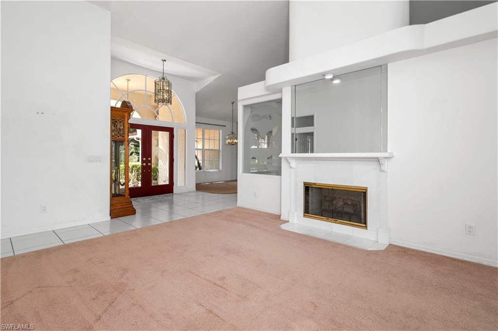 PINEWOOD LAKES - Residential