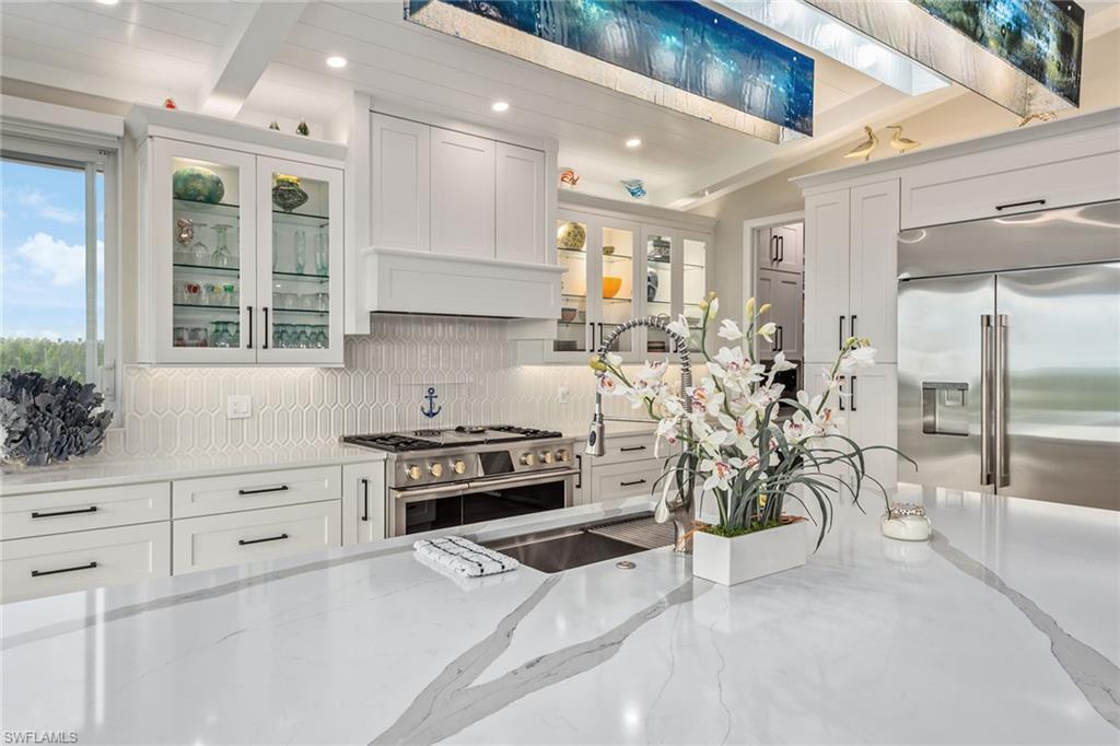 HIDEAWAY BEACH - Residential