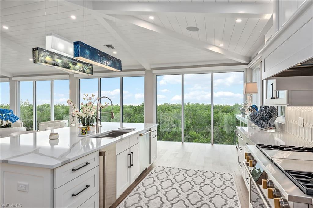 HIDEAWAY BEACH - Residential