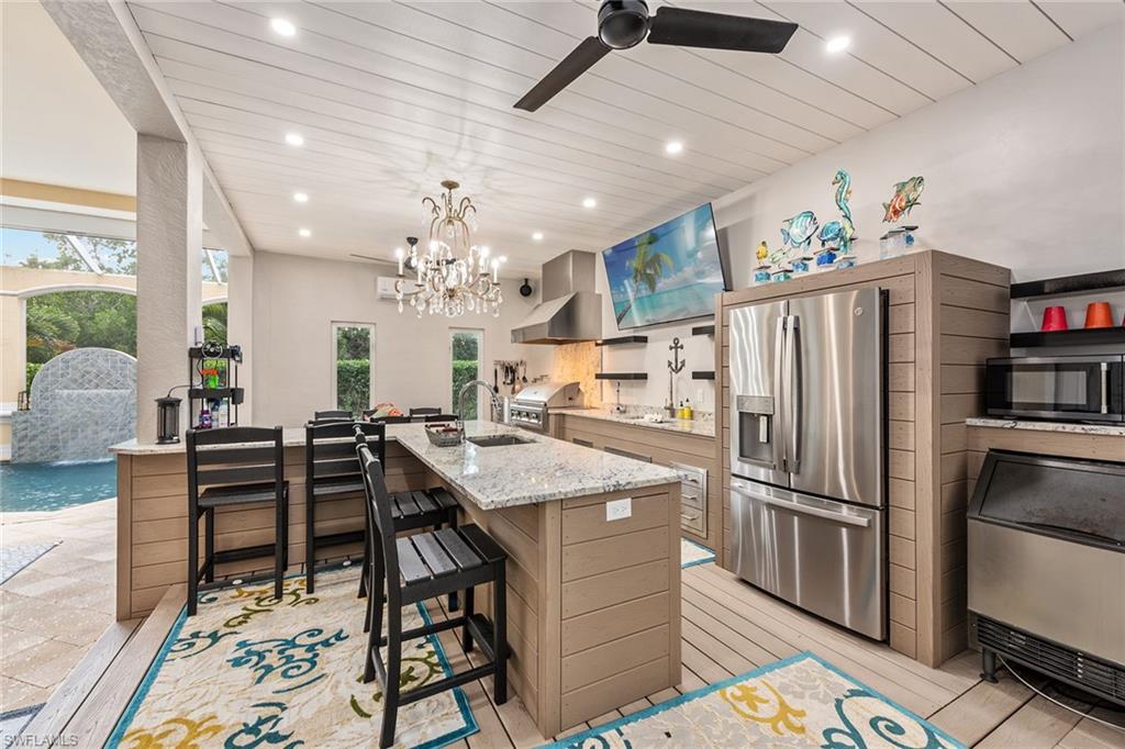 HIDEAWAY BEACH - Residential