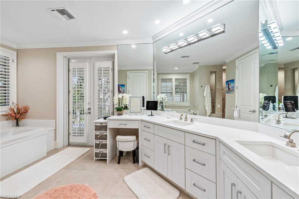 HIDEAWAY BEACH - Residential