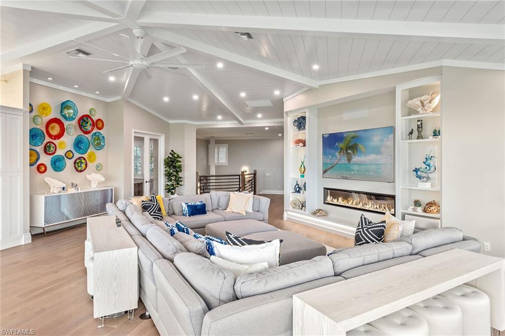 HIDEAWAY BEACH - Residential