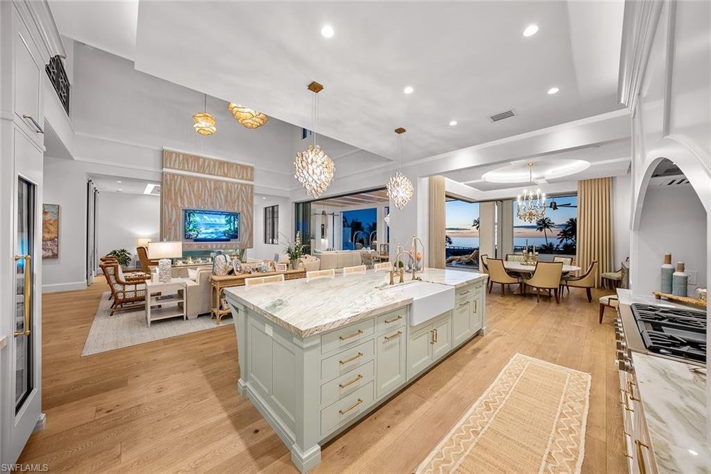 BAREFOOT BEACH - Residential