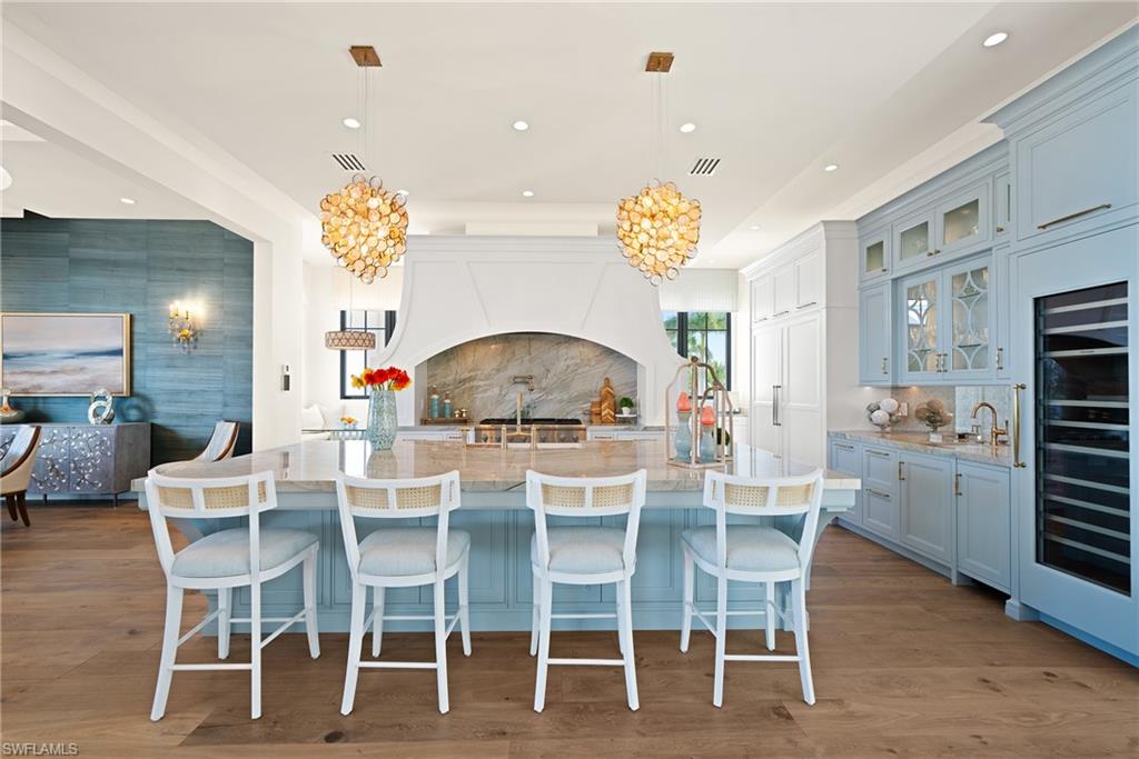 BAREFOOT BEACH - Residential