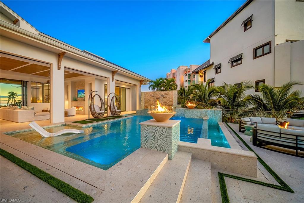 BAREFOOT BEACH - Residential