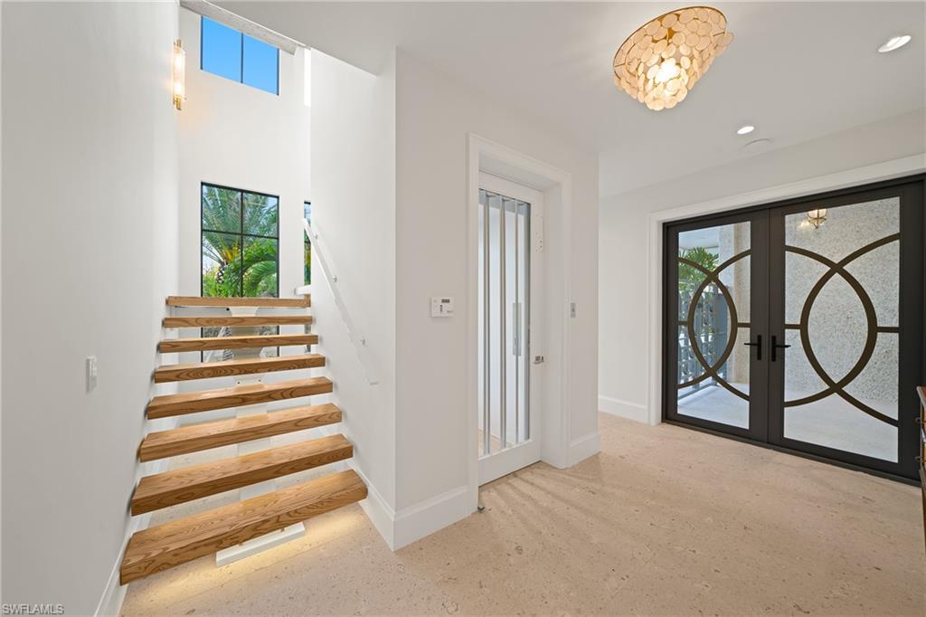 BAREFOOT BEACH - Residential