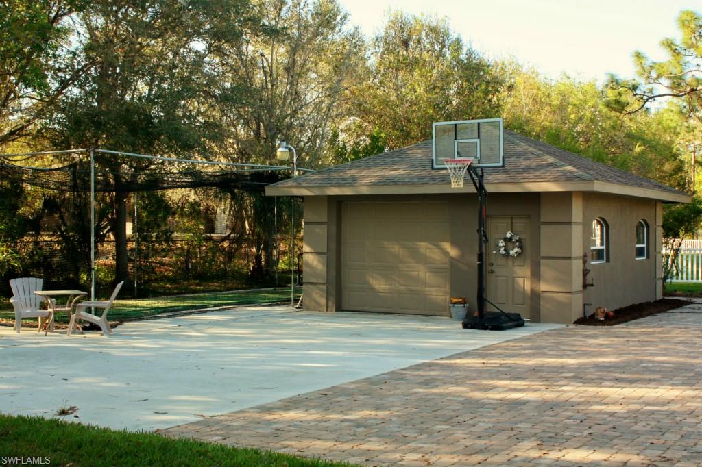 SKYLINE WOODS - Residential