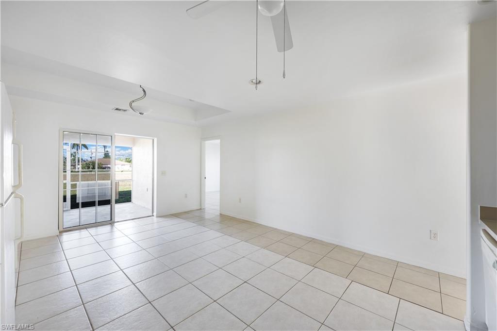 3018/3020 SE Santa Barbara PL