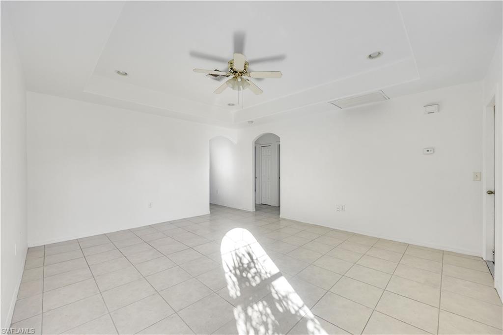 3018/3020 SE Santa Barbara PL