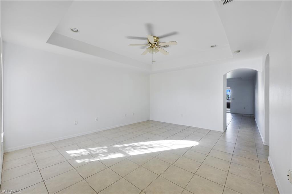 3018/3020 SE Santa Barbara PL