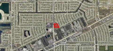 365 Santa Barbara BLVD N CAPE CORAL FL 33993