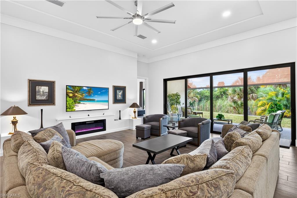 BELL VILLA - Residential Lease