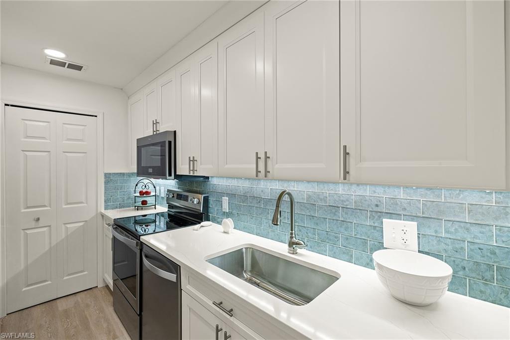 HIDDEN LAKE VILLAS - Residential