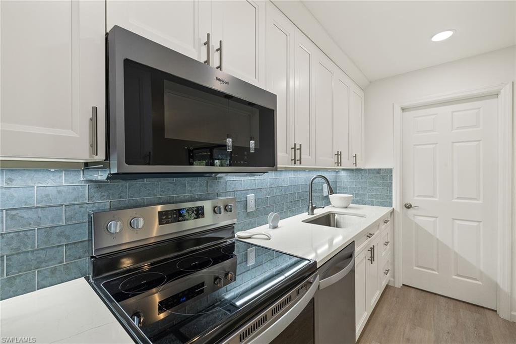 HIDDEN LAKE VILLAS - Residential