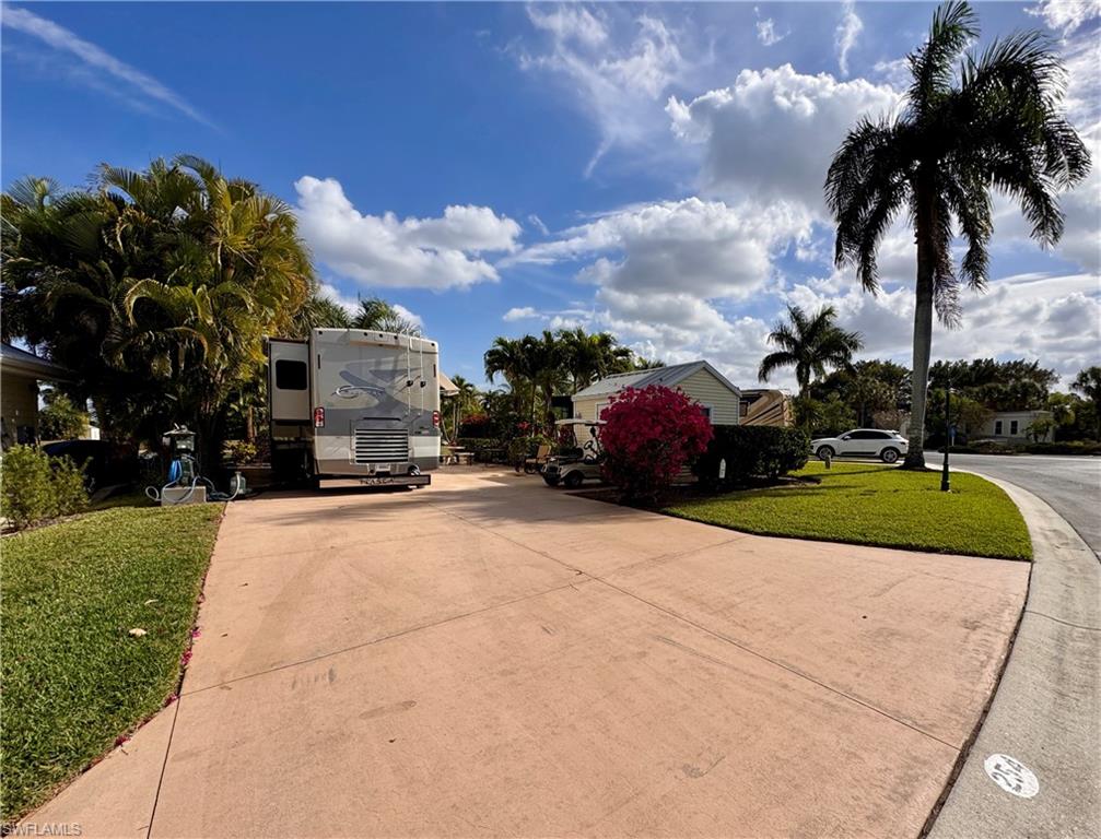 RIVERBEND MOTORCOACH RESORT - Land