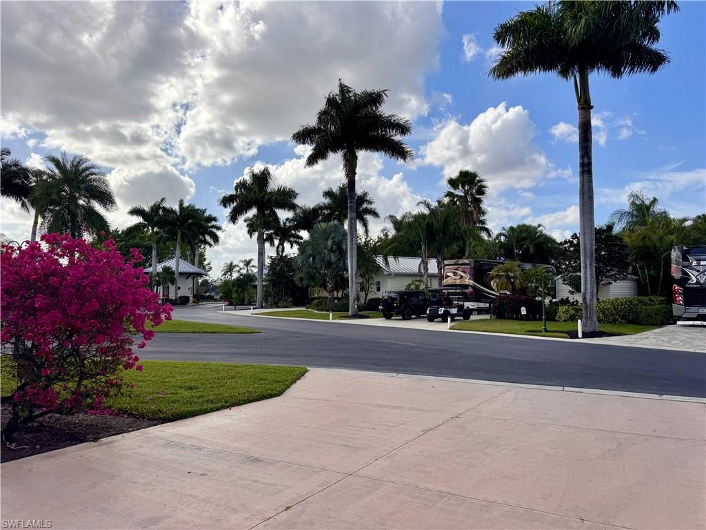 RIVERBEND MOTORCOACH RESORT - Land