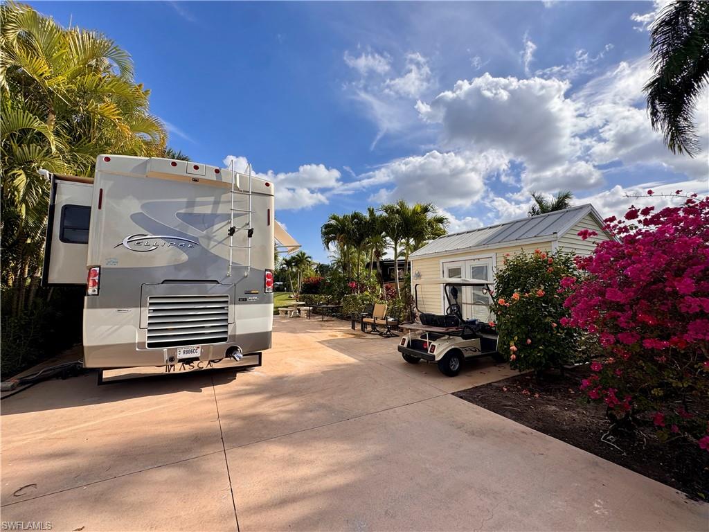 RIVERBEND MOTORCOACH RESORT - Land