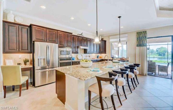 TWIN EAGLES - Residential