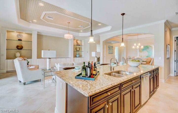 TWIN EAGLES - Residential