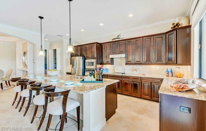 TWIN EAGLES - Residential