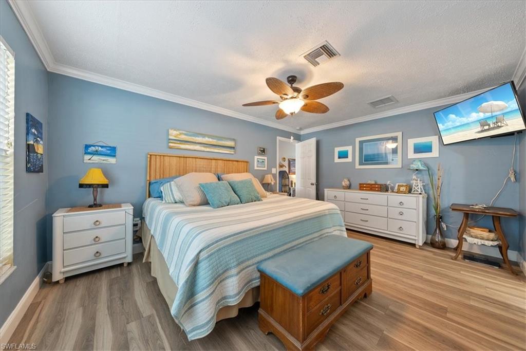 SANDY HOLLOW - Residential