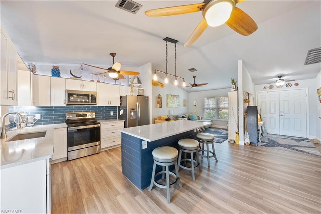 SANDY HOLLOW - Residential