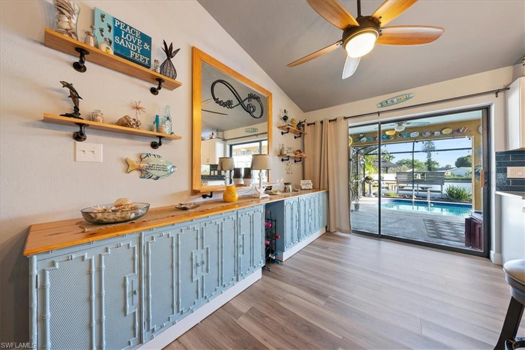 SANDY HOLLOW - Residential