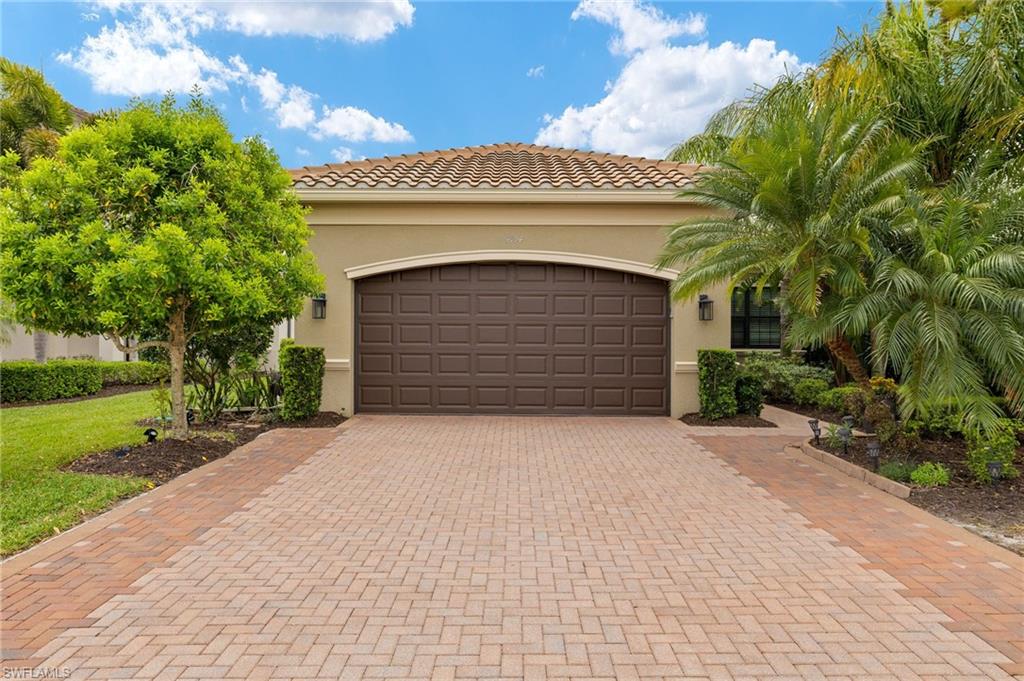 4194 Amelia WAY