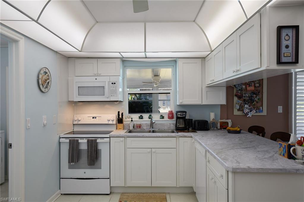 HIDDEN HARBOUR ONE CONDO - Residential