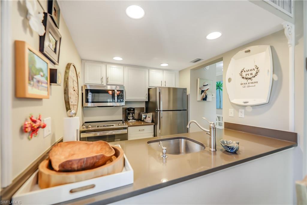 TENNIS VILLAS - Residential