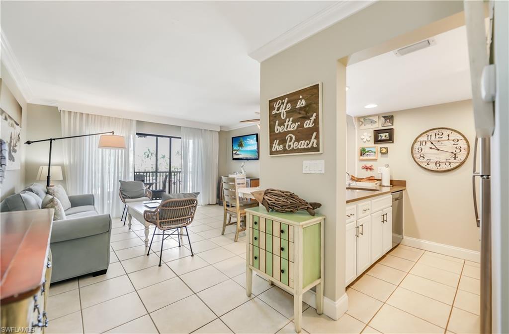 TENNIS VILLAS - Residential