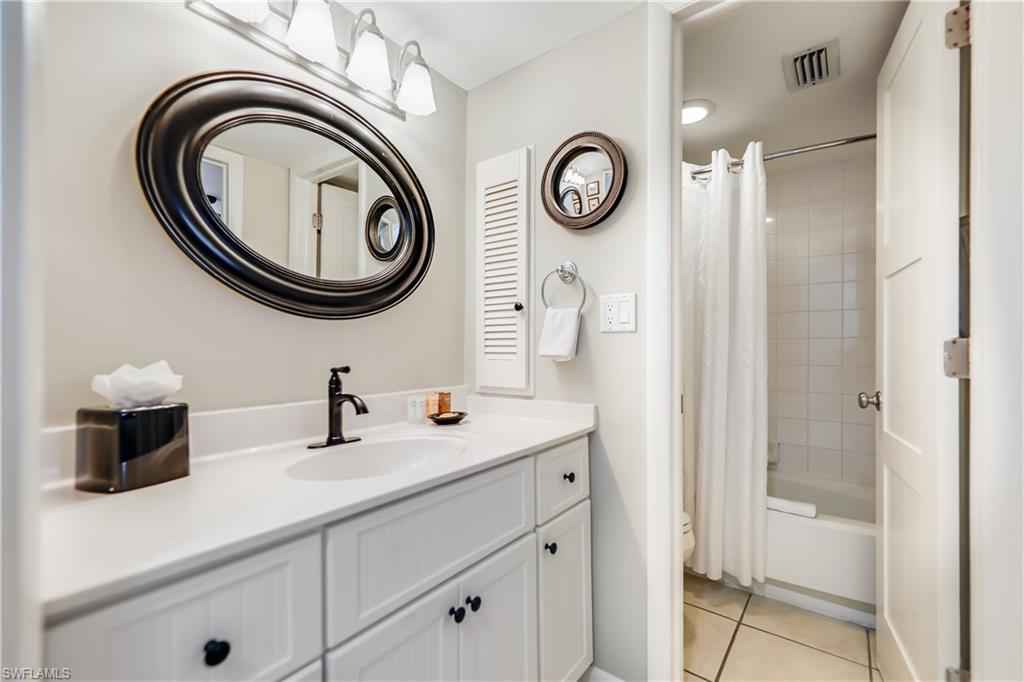 TENNIS VILLAS - Residential