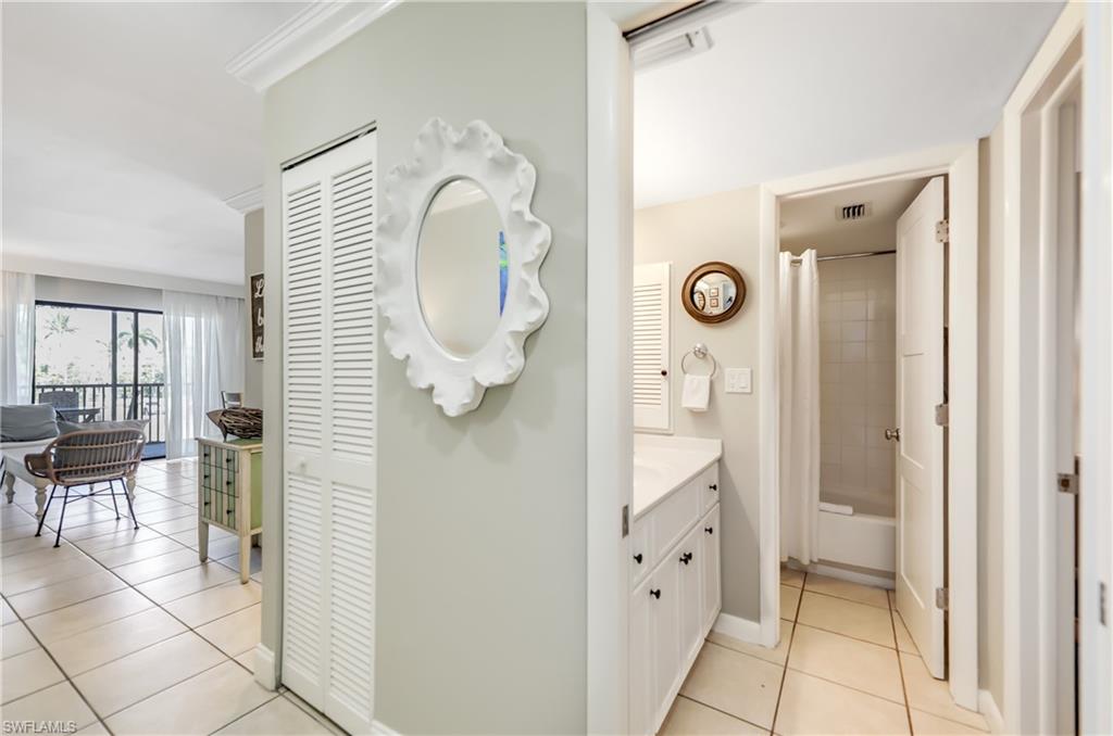 TENNIS VILLAS - Residential