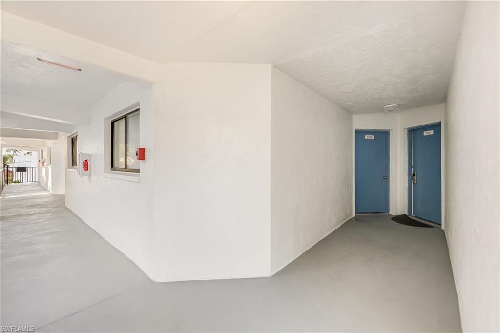 TENNIS VILLAS - Residential