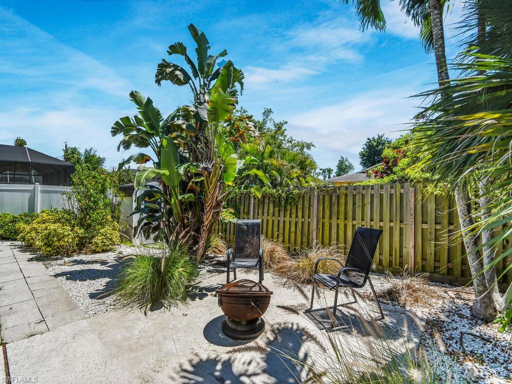 NAPLES PARK - Residential