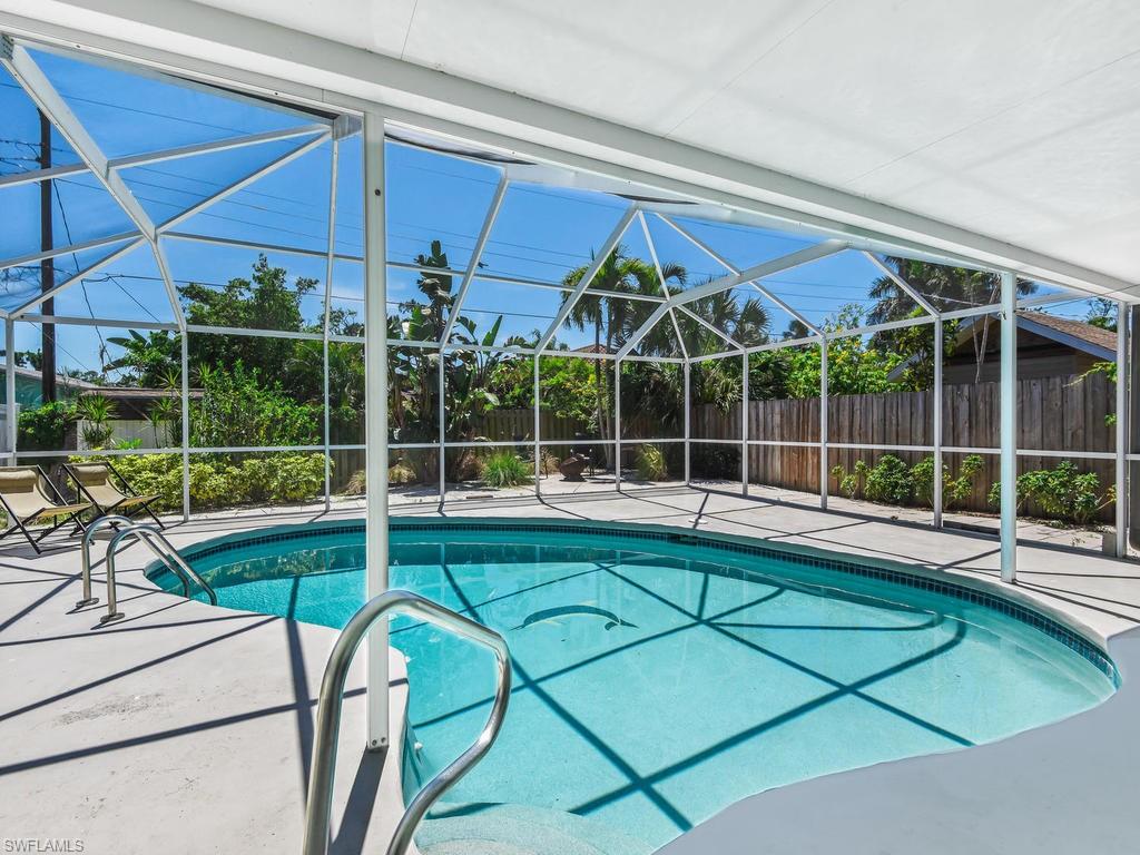 NAPLES PARK - Residential