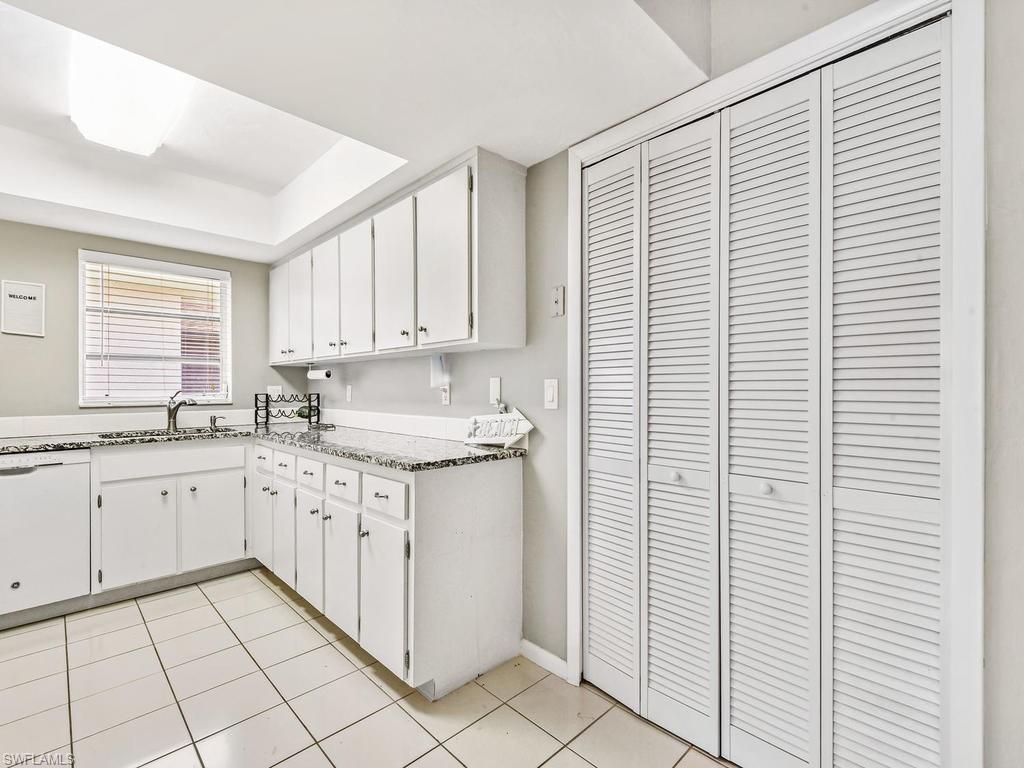 NAPLES PARK - Residential