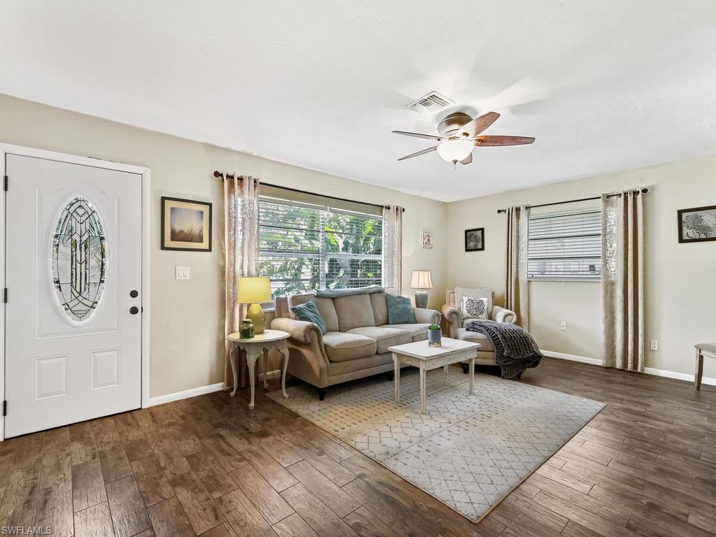 NAPLES PARK - Residential