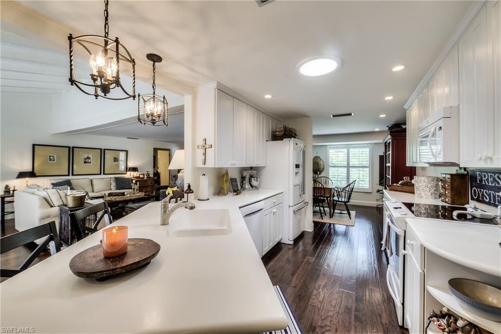 SANIBEL ESTATES - Residential