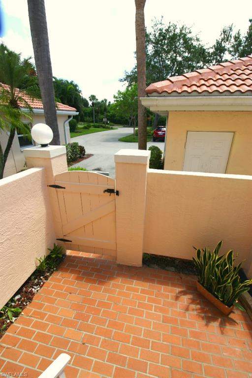 EMERALD GREENS - Residential