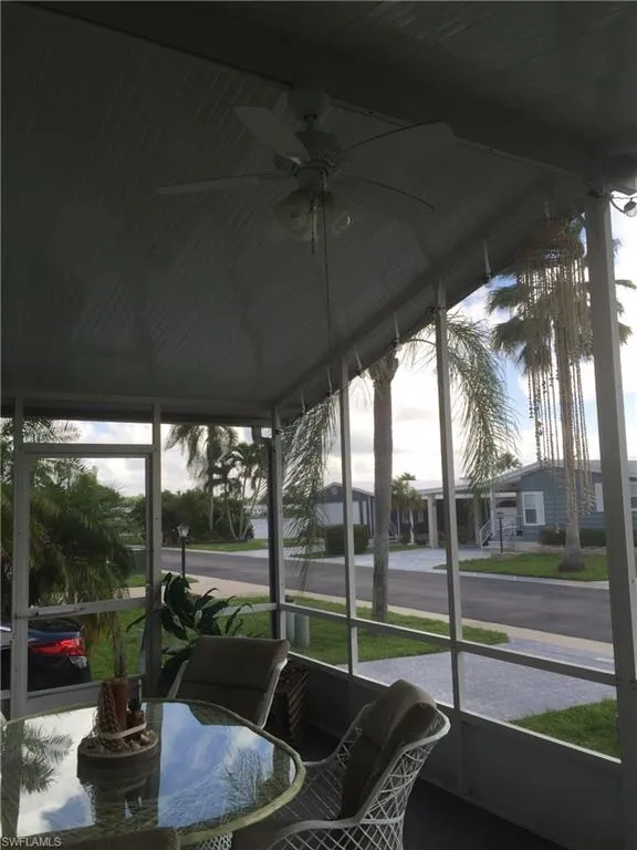 Naples, Florida 34104, United States, 2 Bedrooms Bedrooms, ,2 BathroomsBathrooms,Residential,Pending,121695