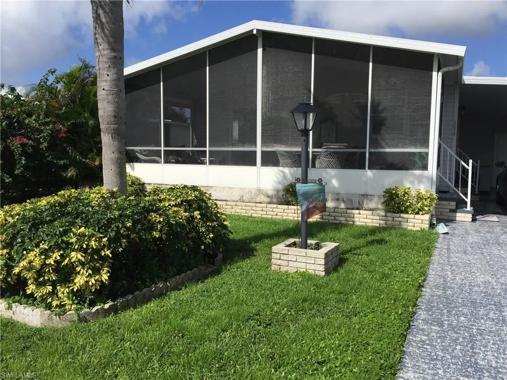 Naples, Florida 34104, United States, 2 Bedrooms Bedrooms, ,2 BathroomsBathrooms,Residential,Pending,121695